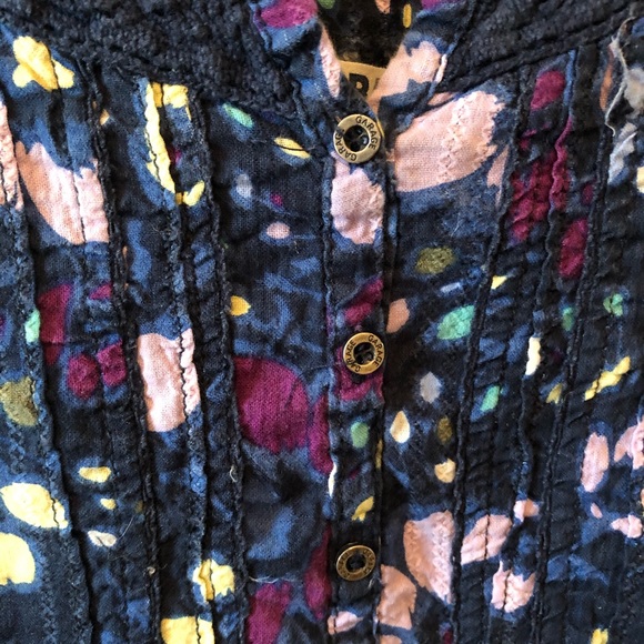 3 for 25 💕 Garage floral tank - Picture 2 of 4